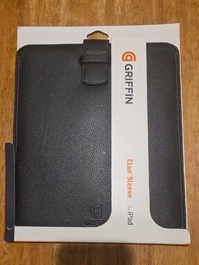 Elan Sleeve Black iPad Cover